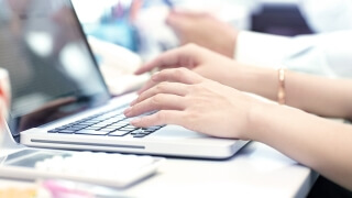 FUJITSU セキュリティソリューション AZSECURITY BSTS標的型攻撃対策　FFR yarai